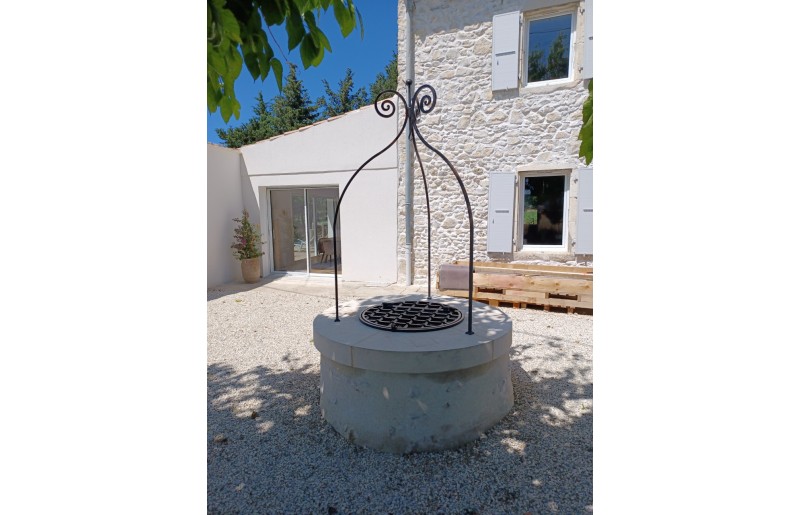 Ferronerie Lovisa - Nos réalisations - Grille de puits et son dessus